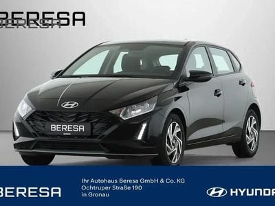Neu Hyundai i20 Trend 100 PS (73 kW) 2025 Schwarz Limousine