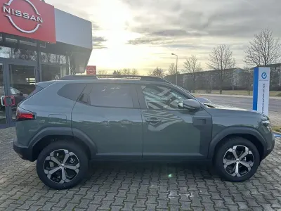 Neu Dacia Duster Journey 131 PS (96 kW) 2025 Grau SUV