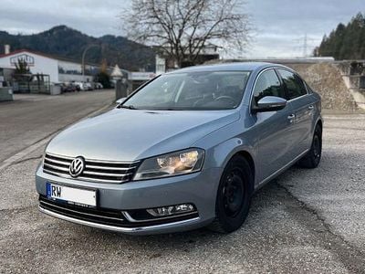 Gebraucht VW Passat Highline 160 PS (117 kW) 2011 Blau Limousine