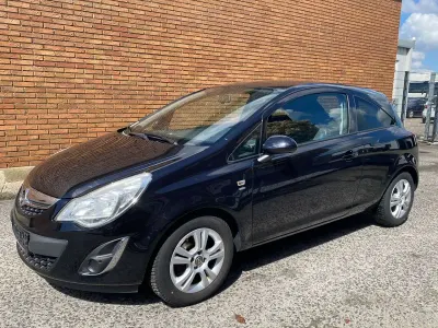 Używany Opel Corsa Satellite 87 KM (63 kW) 2011 Czarny Hatchback