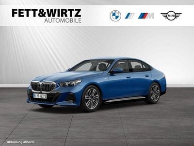 Gebraucht BMW i5 M Sport 250 kW (340 PS) 2024 Phytonicblau metallic Limousine