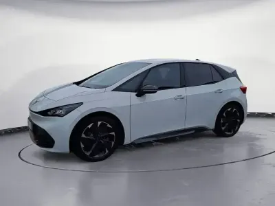 Begagnad Cupra Born 169 kW (231 HK) 2023 Vit Halvkombi