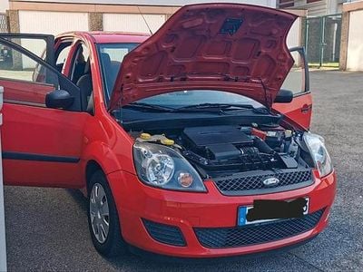 Rot Gebraucht 2007 Ford Fiesta Kleinwagen | 3.350 € (Etwas zu teuer)