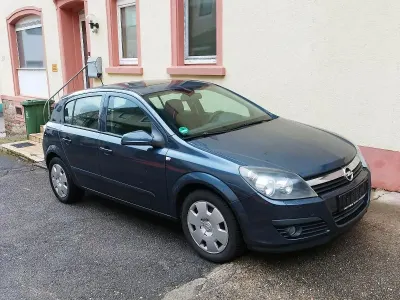 Gebraucht Opel Astra 105 PS (77 kW) 2005 Grau Limousine