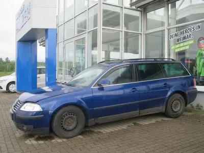 Gebraucht VW Passat 131 PS (96 kW) 2004 Blau Kombi