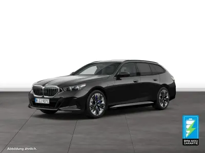 Gebraucht BMW 550e M Sport 489 PS (359 kW) 2025 Schwarz Kombi