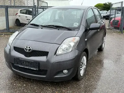 Gebraucht Toyota Yaris Plus 90 PS (66 kW) 2010 Grau Kleinwagen