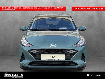 Gebraucht Hyundai i10 Select 63 PS (46 kW) 2025 Mangrove green / mic Kleinwagen