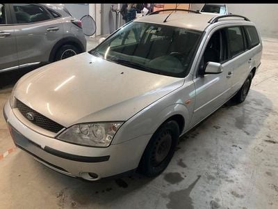 Silber Gebraucht 2002 Ford Mondeo Kombi | 1.300 € (Guter Preis)