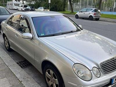 Mercedes E320