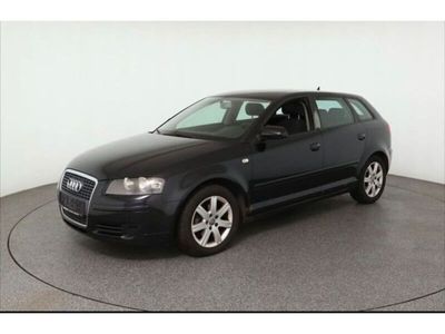 gebraucht Audi A3 Sportback 1.6 FSI Attraction