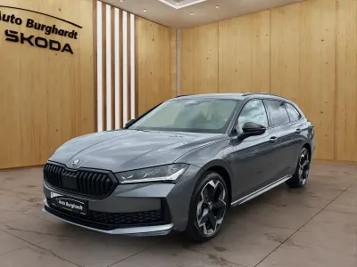 Neu Skoda Superb SportLine 150 PS (110 kW) 2026 Graphitegrau Kombi