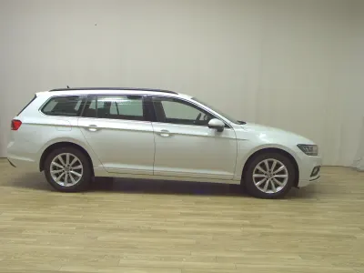 Gebraucht VW Passat Business 150 PS (110 kW) 2022 Weiss Kombi