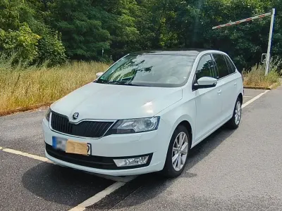 Gebraucht Skoda Rapid Joy 116 PS (85 kW) 2016 Weiß Kleinwagen