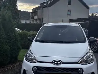 Gebraucht Hyundai i10 Style 87 PS (63 kW) 2018 Weiß Kleinwagen