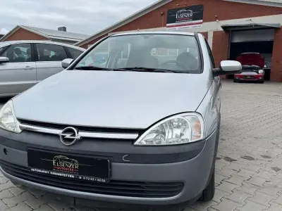 Gebraucht Opel Corsa Comfort 75 PS (55 kW) 2002 Silber Kleinwagen