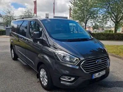 Gebraucht Ford Tourneo 131 PS (96 kW) 2021 Grau Van / Kleinbus