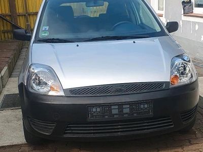 Gebraucht Ford Fiesta 60 PS (44 kW) 2006 Silber Kleinwagen