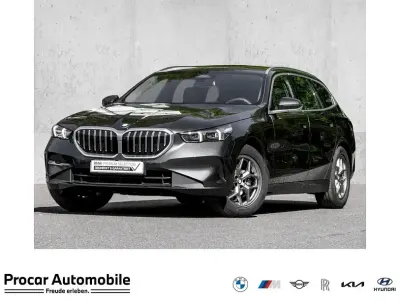 Gebraucht BMW 520 Sport Line 208 PS (152 kW) 2025 Grau Kombi