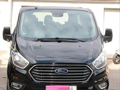 Gebraucht Ford Tourneo Titanium 131 PS (96 kW) 2019 Schwarz Van / Kleinbus