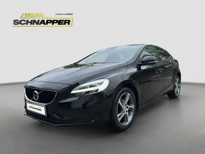 Gebraucht Volvo V40 Momentum 152 PS (111 kW) 2016 Schwarz Limousine