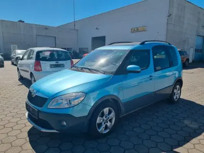 Second-hand Skoda Roomster Elegance 90 CP (66 kW) 2012 Albastru Monovolum