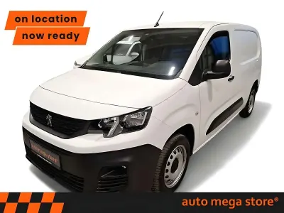 Begagnad Peugeot Partner Premium 131 HK (96 kW) 2021 Vit Minibuss