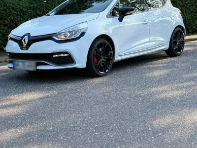 Gebraucht Renault Clio R.S. R.S. 200 PS (147 kW) 2014 Weiß Kleinwagen