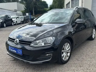 Gebraucht VW Golf VII LOUNGE 110 PS (80 kW) 2015 Schwarz Kombi
