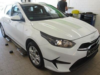 Gebraucht Kia Ceed Vision 101 PS (74 kW) 2024 Weiß Kleinwagen