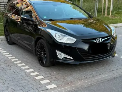 Usata Hyundai i40 Premium 177 CV (130 kW) 2012 Nero Station wagon
