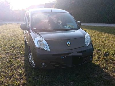 Braun Gebraucht 2012 Renault Kangoo Kleinwagen | 3.800 € (Fairer Preis)