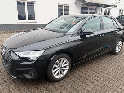 Gebraucht Audi A3 Basis 116 PS (85 kW) 2023 Schwarz Limousine
