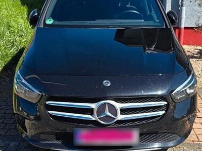 Gebraucht Mercedes B200 Advanced 150 PS (110 kW) 2021 Schwarz Van / Kleinbus