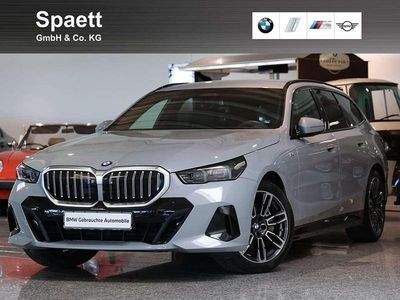 Gebraucht BMW 540 M Sport 286 PS (210 kW) 2024 Brooklyn grau metallic Kombi