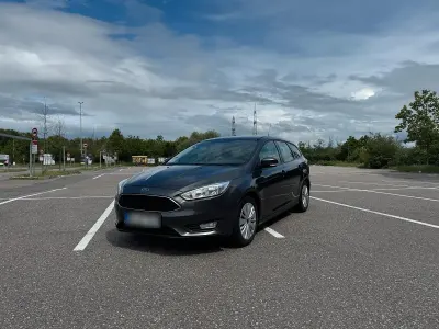 Gebraucht Ford Focus 125 PS (91 kW) 2016 Grau Kombi