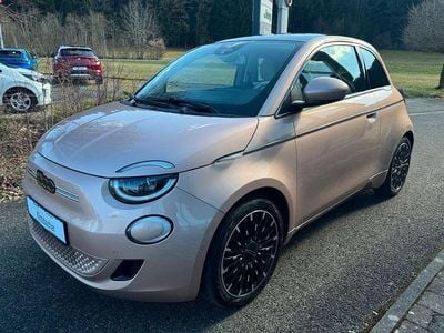 Gebraucht Fiat 500e La Prima 86 kW (118 PS) 2022 Gold Limousine