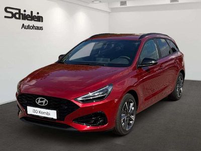 Neu Hyundai i30 Advantage 140 PS (102 kW) 2025 Ultimate red Kombi