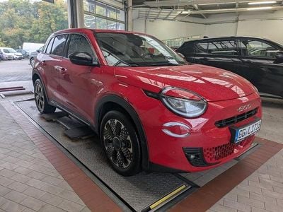 Gebraucht Fiat 600 La Prima 101 PS (74 kW) 2024 Rot SUV