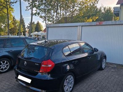 Usata BMW 116 122 CV (89 kW) 2010 Nero Utilitaria