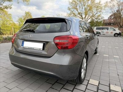 Usata Mercedes A180 Style 122 CV (89 kW) 2014 Grigio Utilitaria
