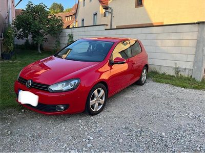 Gebraucht VW Golf VI 105 PS (77 kW) 2010 Rot Kleinwagen