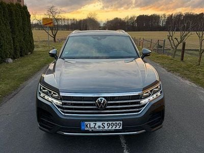 Second-hand VW Touareg R-line 286 CP (210 kW) 2023 Gri SUV