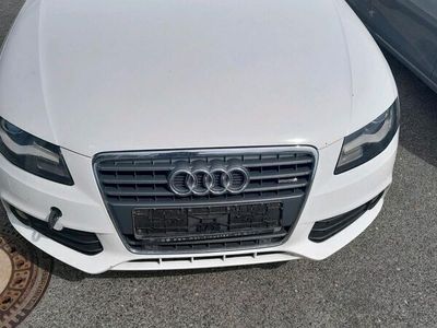 gebraucht Audi A4 Avant Ibisweiß 2,0 170 PS