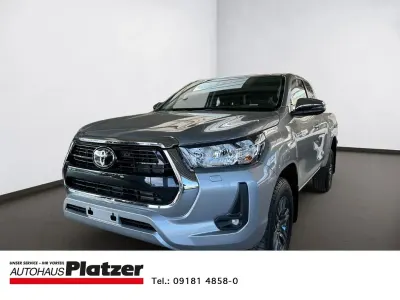 Neu Toyota HiLux Comfort 150 PS (110 kW) 2026 Silber Pickup