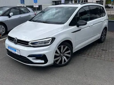 Gebraucht VW Touran Highline 150 PS (110 kW) 2019 Weiß Van / Kleinbus