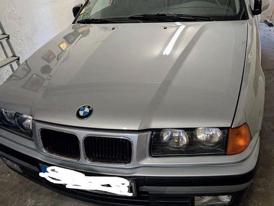 Gebraucht BMW 316 102 PS (75 kW) 1995 Silber Limousine