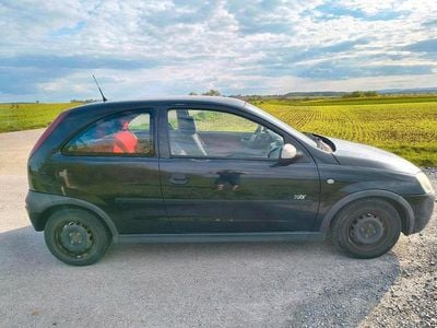Second-hand Opel Corsa Njoy 58 CP (42 kW) 2003 Negru Hatchback