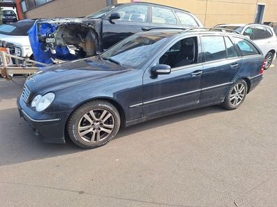 Gebraucht Mercedes C200 Avantgarde 163 PS (119 kW) 2004 Schwarz Kombi