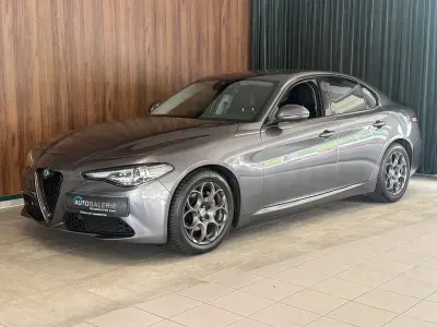 Gebraucht Alfa Romeo Giulia Super 179 PS (131 kW) 2017 Grau Limousine